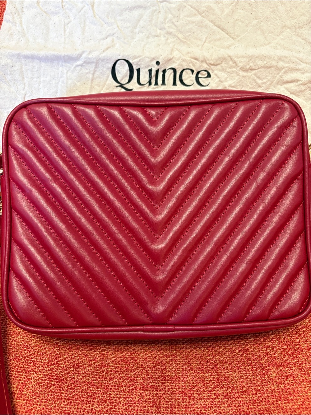 Quince Italian Leather Quilted Crossbody Bag Burgundy (Deep Red) EUC - Picture 3 of 7